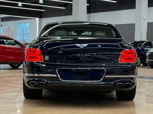 2022 Bentley Flying Spur Hybrid Hybrid Sedan