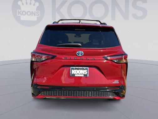 2022 Toyota Sienna XSE 7 Passenger