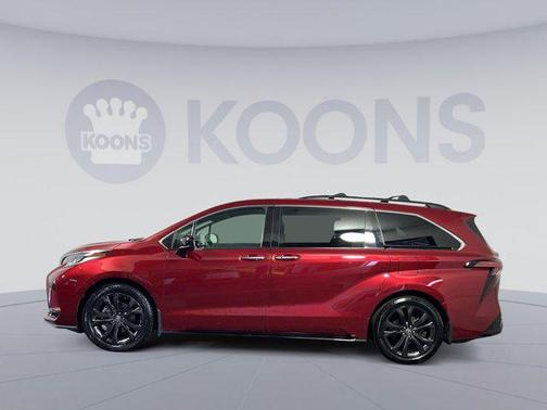 2022 Toyota Sienna XSE 7 Passenger