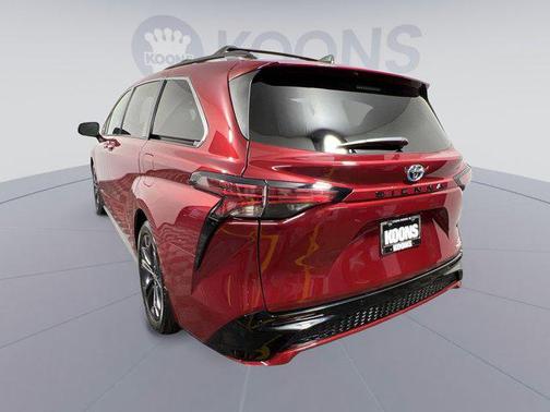 2022 Toyota Sienna XSE 7 Passenger