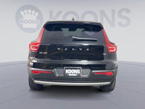 2020 Volvo XC40 T4 Momentum