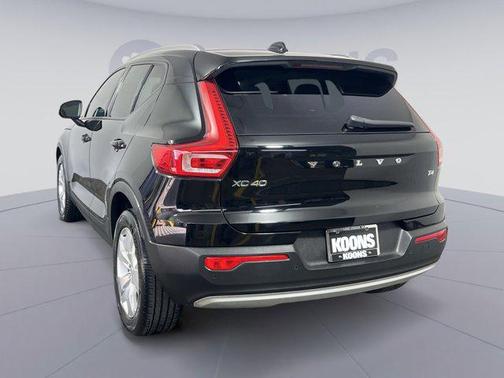 2020 Volvo XC40 T4 Momentum