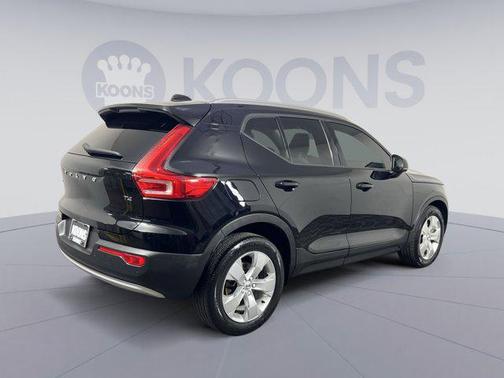 2020 Volvo XC40 T4 Momentum