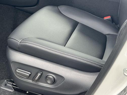 Wind Chill Pearl 2027 Toyota Land Cruiser Base