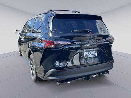 2025 Toyota Sienna Woodland Edition