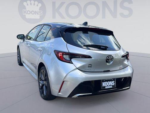 Classic Silver Metallic/Midnight Black Metallic 2026 Toyota Corolla XSE