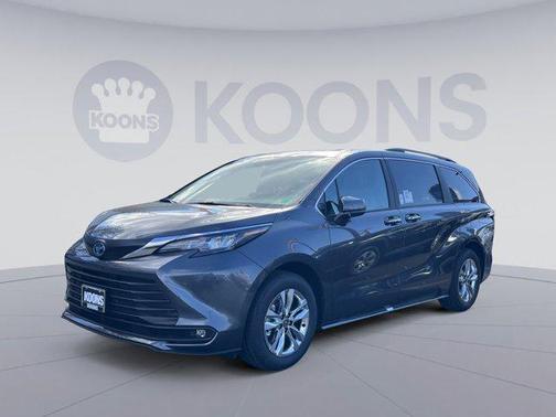 2025 Toyota Sienna XLE