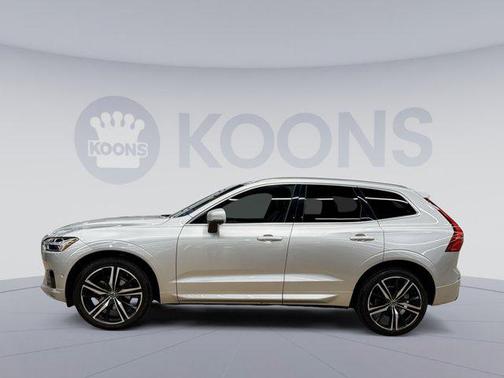 Bright Silver Metallic 2018 Volvo XC60 T5 R-Design