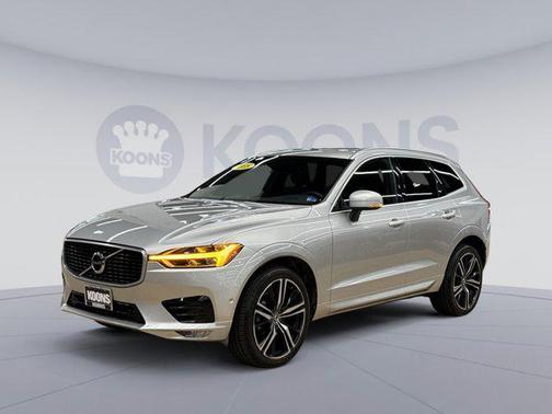 Bright Silver Metallic 2018 Volvo XC60 T5 R-Design