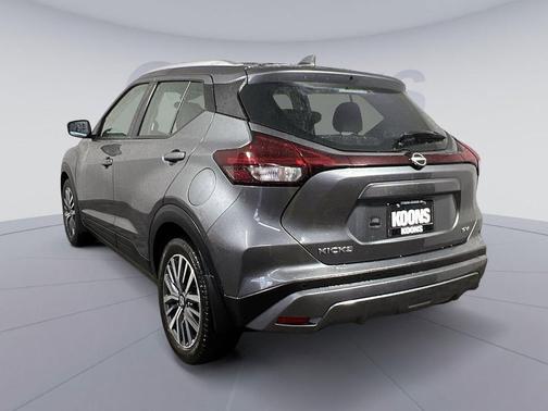 Gun Metallic 2023 Nissan Kicks SV