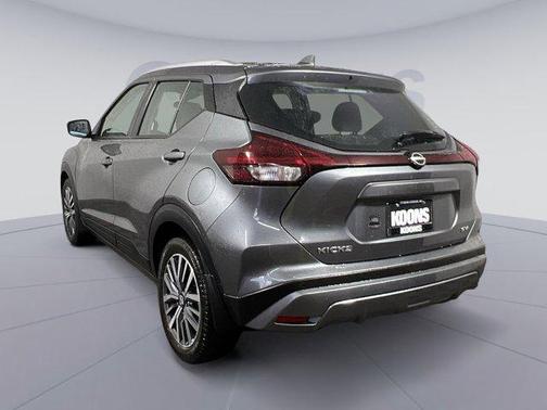 Gun Metallic 2023 Nissan Kicks SV