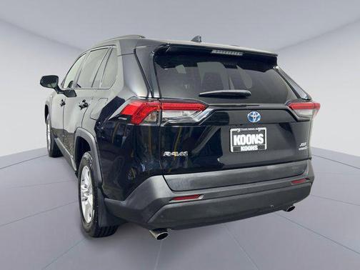 2021 Toyota RAV4 Hybrid XLE