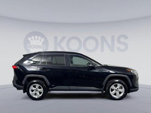 2021 Toyota RAV4 Hybrid XLE