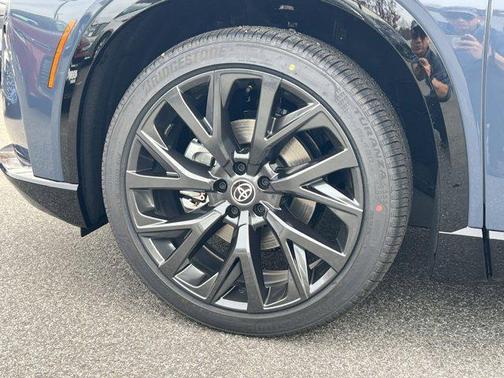 2025 Toyota Crown Signia Limited