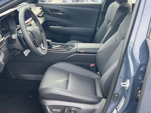 2025 Toyota Crown Signia Limited