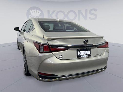2024 Lexus ES 300h Base