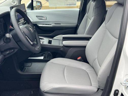 2025 Toyota Sienna XLE 7 Passenger