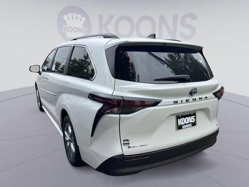2025 Toyota Sienna XLE 7 Passenger