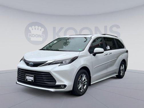 2025 Toyota Sienna XLE 7 Passenger