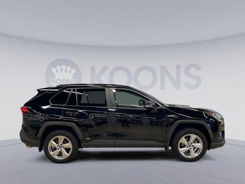 2021 Toyota RAV4 Hybrid XLE Premium