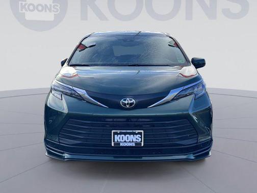 2026 Toyota Sienna LE