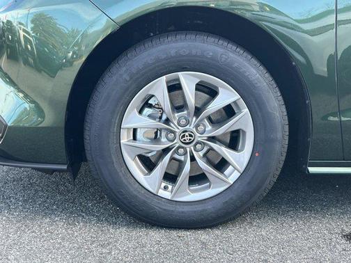 2026 Toyota Sienna LE