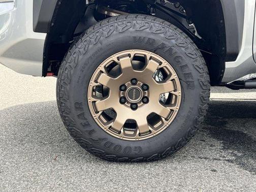 2025 Toyota Tacoma Hybrid Trailhunter