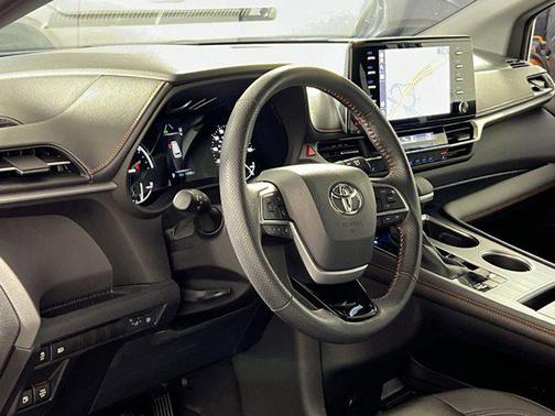 2022 Toyota Sienna XSE 7 Passenger