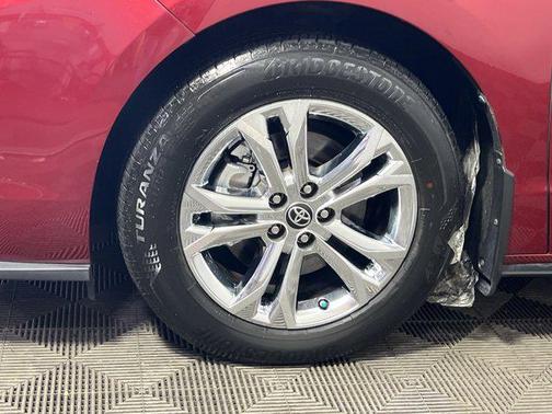 2022 Toyota Sienna XSE 7 Passenger