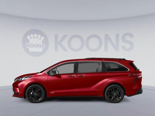 2022 Toyota Sienna XSE 7 Passenger