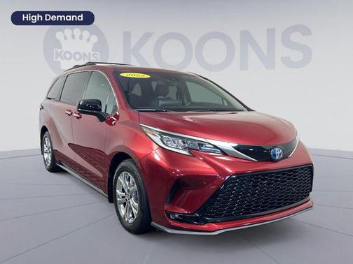 Ruby Flare Pearl 2022 Toyota Sienna XSE 7 Passenger