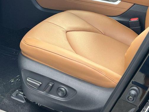 2025 Toyota Highlander Hybrid Platinum