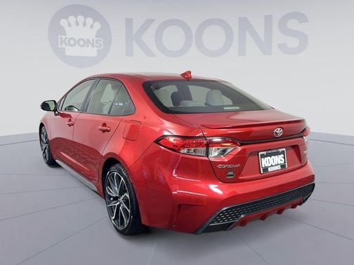 Barcelona Red Metallic 2020 Toyota Corolla SE