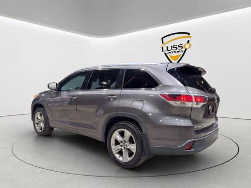 2016 Toyota Highlander Limited Platinum