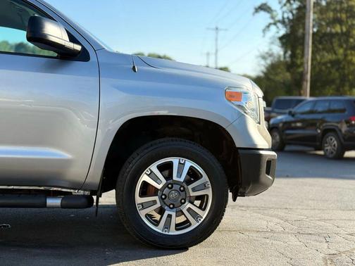 2014 Toyota Tundra SR5