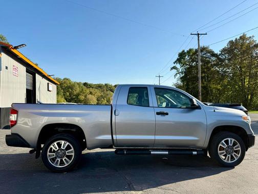 2014 Toyota Tundra SR5