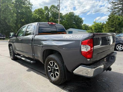 2017 Toyota Tundra SR5