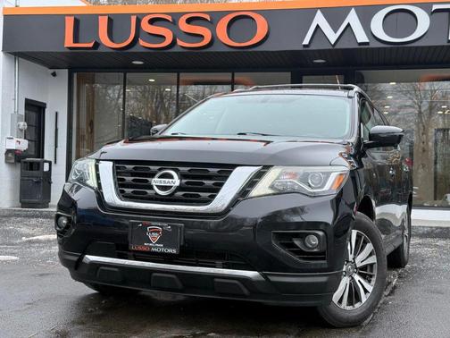 2017 Nissan Pathfinder SL