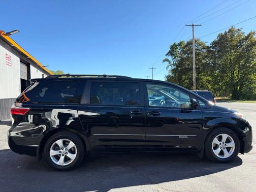 2015 Toyota Sienna LE