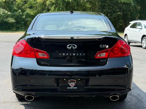 2013 INFINITI G37x Base