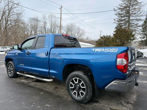 2017 Toyota Tundra SR5