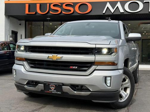 Silver Ice Metallic 2018 Chevrolet Silverado 1500 2LT