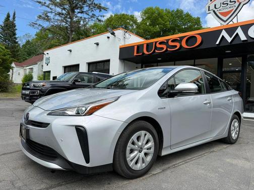 Silver 2019 Toyota Prius LE