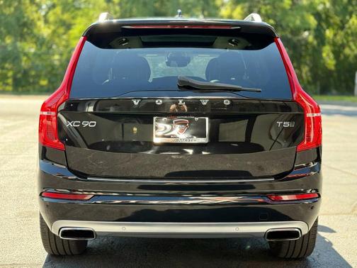 2017 Volvo XC90 T5 Momentum