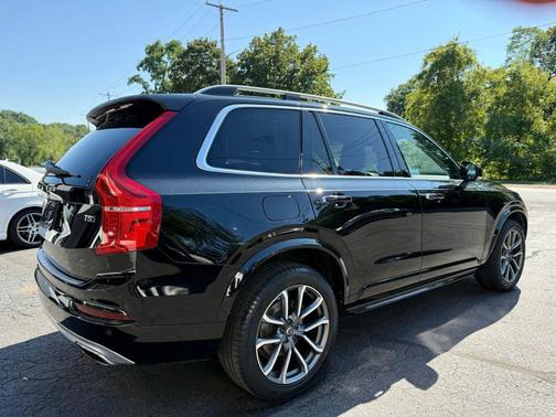 2017 Volvo XC90 T5 Momentum
