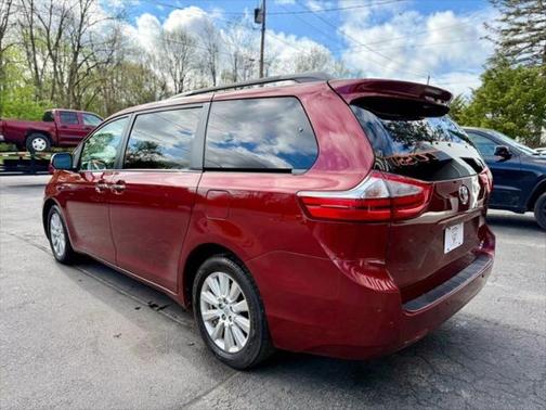 2017 Toyota Sienna XLE Premium