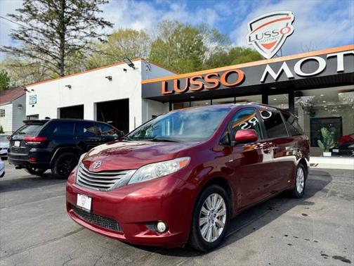 2017 Toyota Sienna XLE Premium