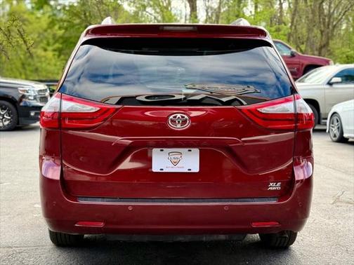 2017 Toyota Sienna XLE Premium