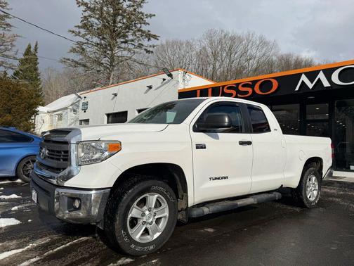 2014 Toyota Tundra SR5