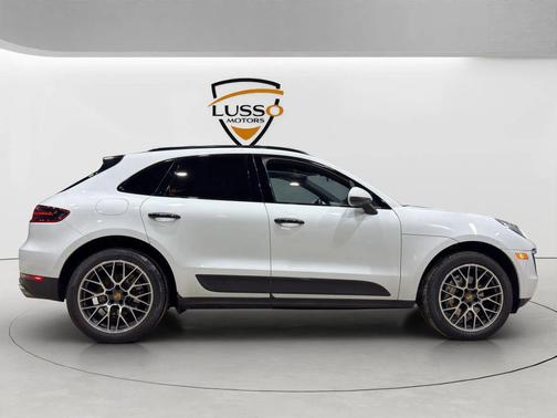 2017 Porsche Macan S